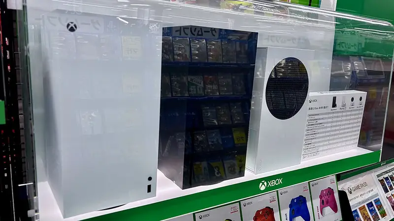 La Xbox Series X et la Xbox Series S, sorties en 2020, exposées dans un magasin japonais.
