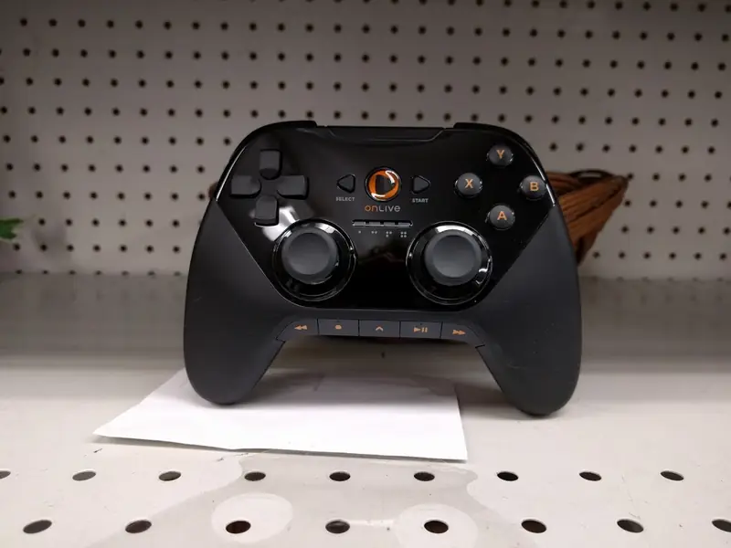 La manette d'OnLive, le service pionnier du jeu dans le nuage lancé en 2010 et fermé en 2015.