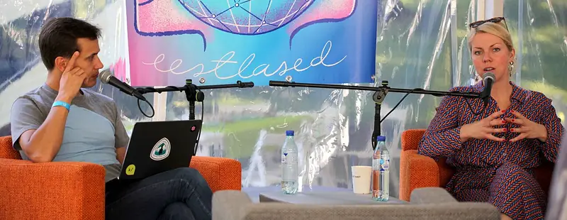 L'enregistrement en public d'un podcast estonien au festival d'opinion de Paide, en 2022.