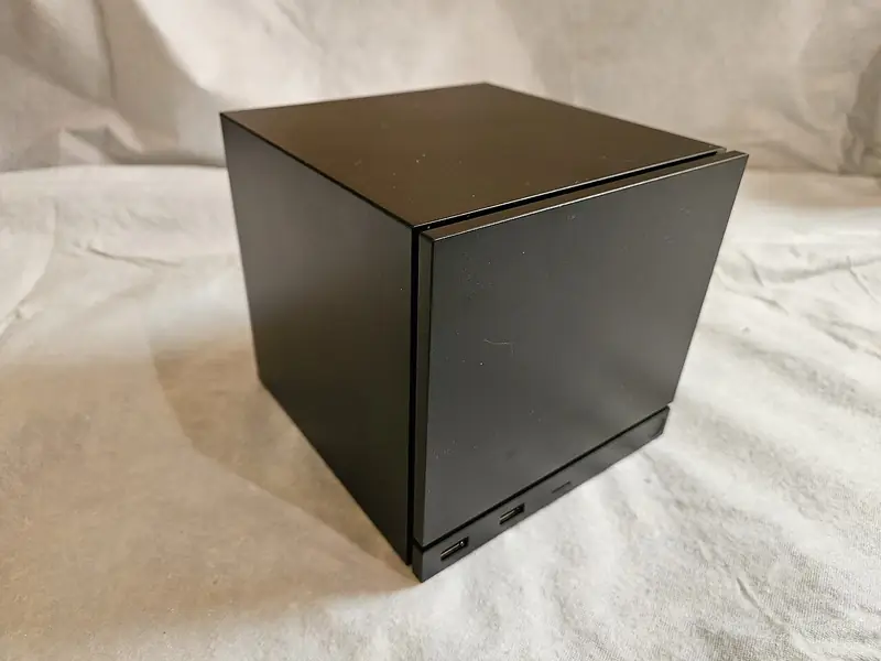 La Steam Machine de Valve, le petit PC de salon sorti en 2026.