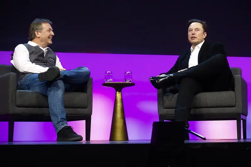 Elon Musk interviewé à TED en avril 2022, le jour même où il rend publique son offre de rachat de Twitter.
